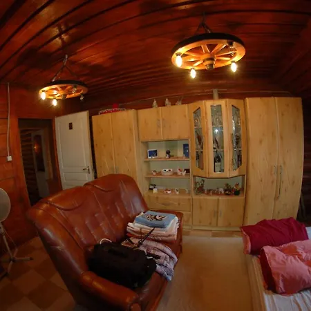Bed & Breakfast Roenk-wellness Panzio Mezopeterd