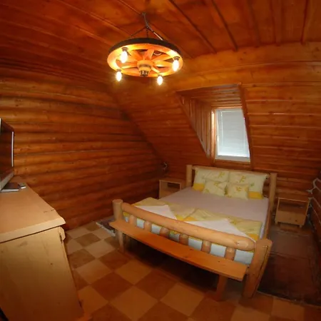 Roenk-wellness Panzio Bed & Breakfast